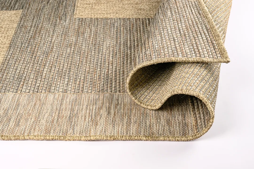 Woven Bliss – Savannah Silhouette Rug side view showing woven pattern