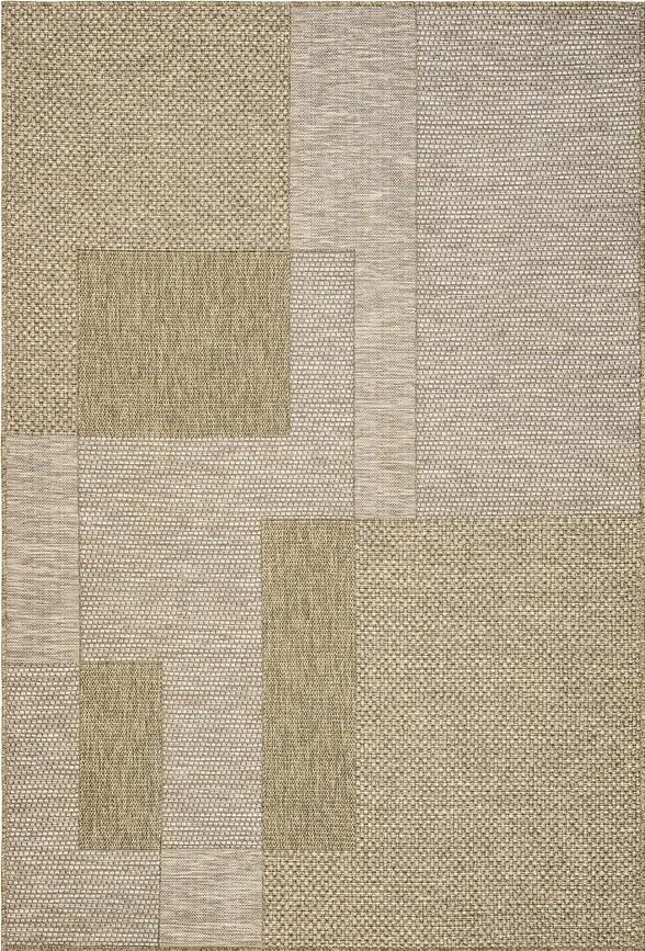 Woven Bliss – Savannah Silhouette Rug with brown geometric Pattern