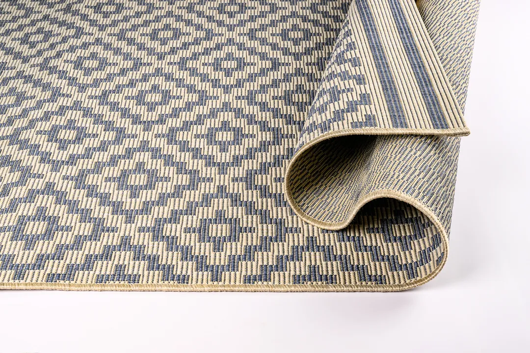 Woven Bliss – Geometric Harmony Rug side view showing woven pattern