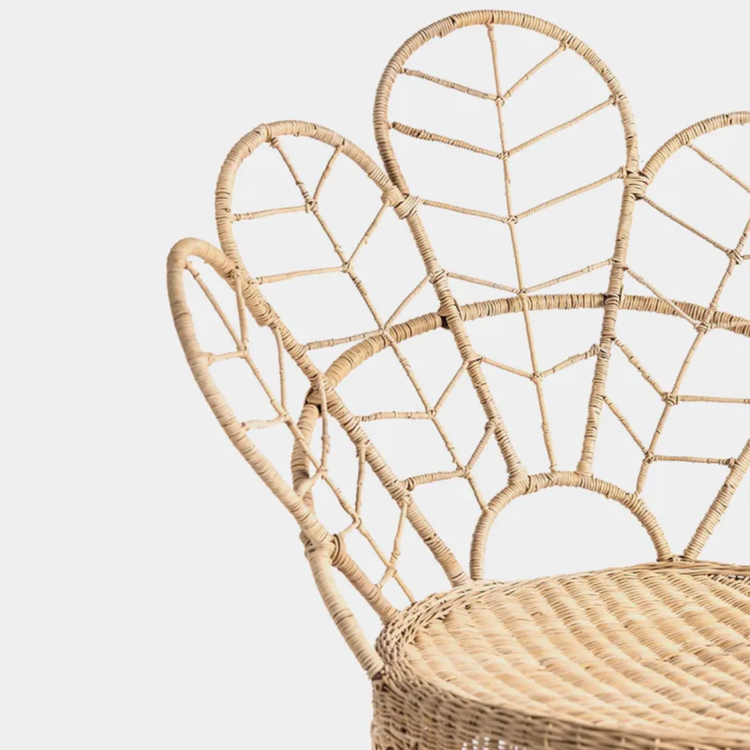 Woven Bliss – Wicker Flower Chair back
